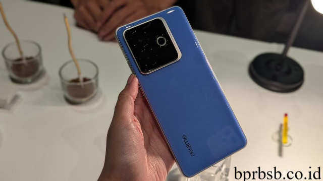 Realme Ungkap Ponsel Konsep Canggih dengan Pendingin AC Internal